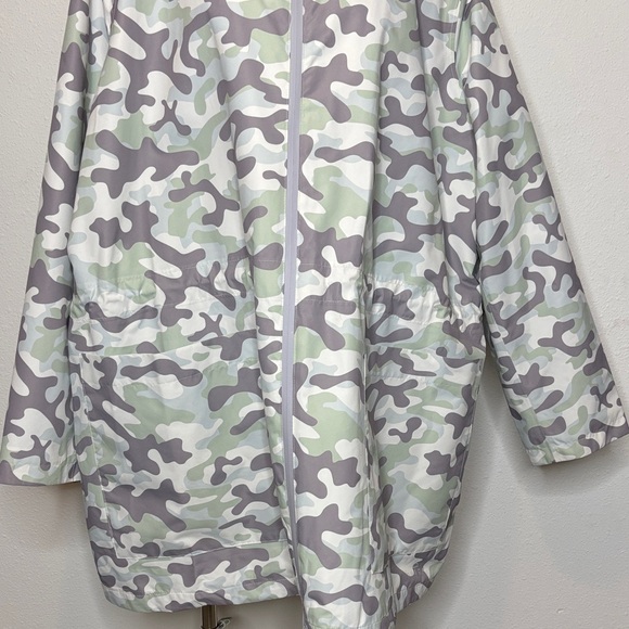 Nuage size 3X Women's Camouflage Hooded Utility Jacket - Picture 4 of 8